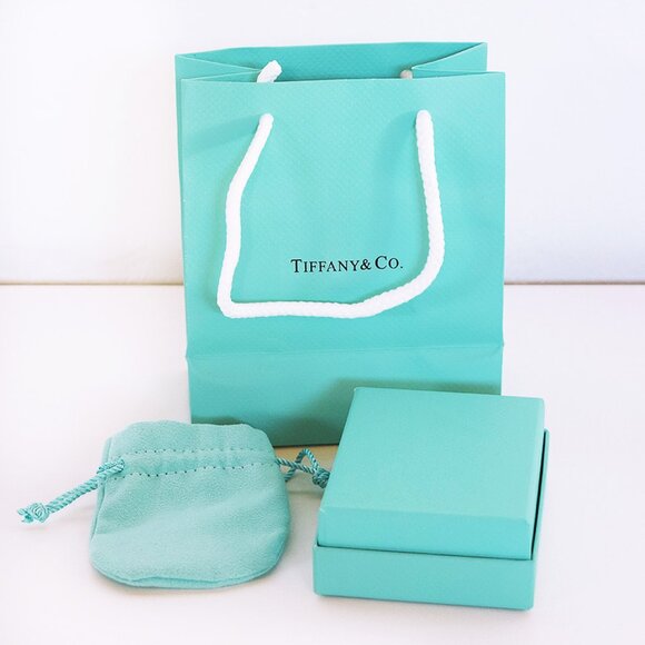New Tiffany & Co. Jewelry Box, Dust Pouch and Gift Bag - Picture 9 of 10